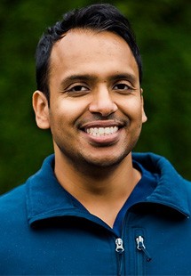 Headshot of Dr. Thomas